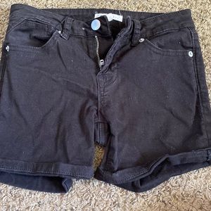 Copper key (Dillard’s) black shorts